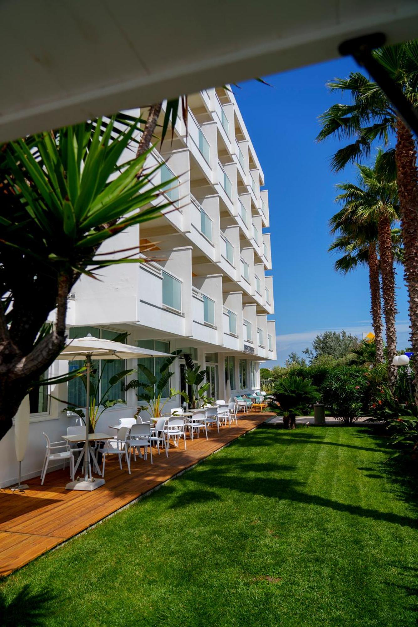 Hotel Belvedere Martinsicuro Bagian luar foto