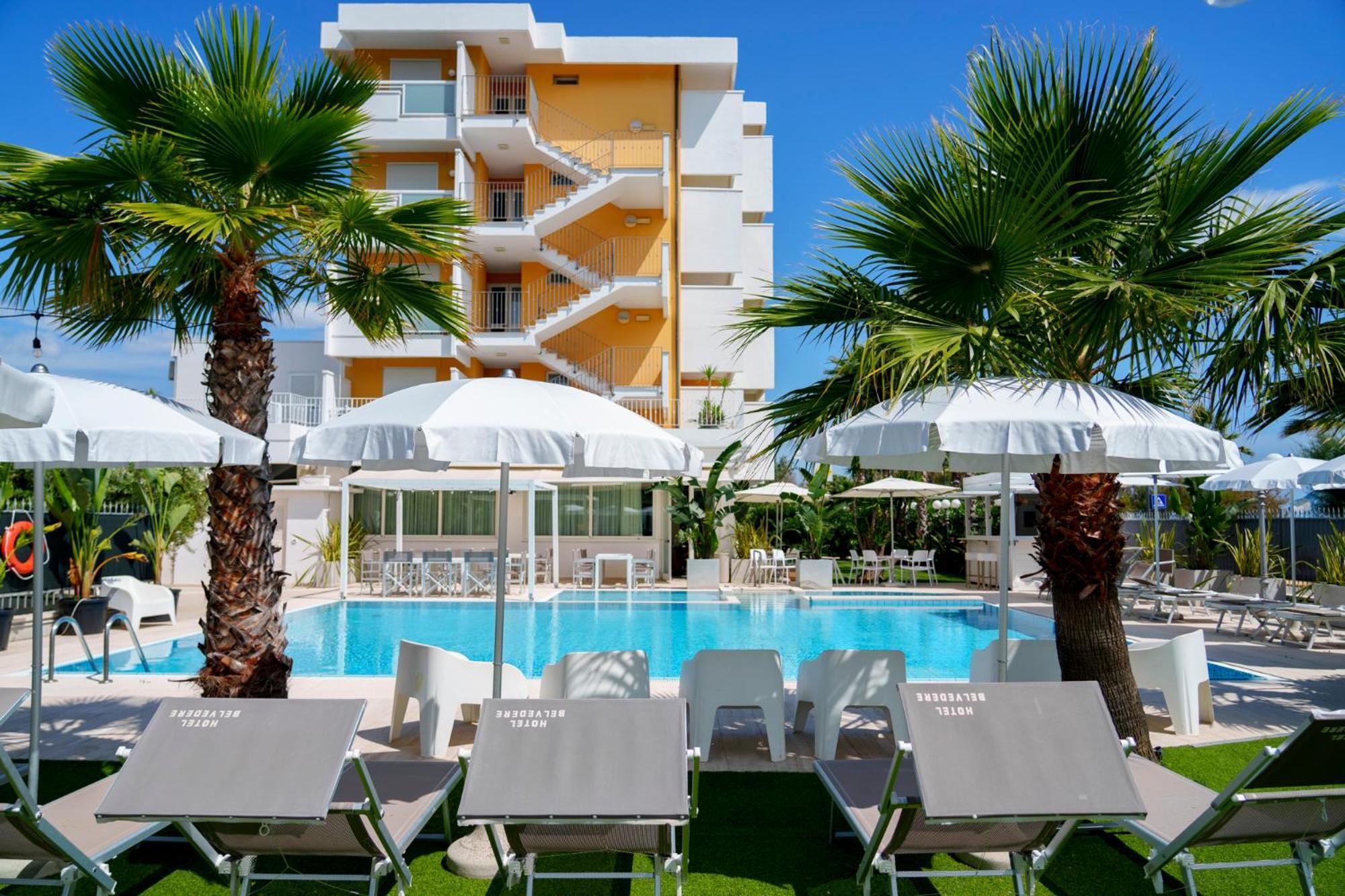 Hotel Belvedere Martinsicuro Bagian luar foto