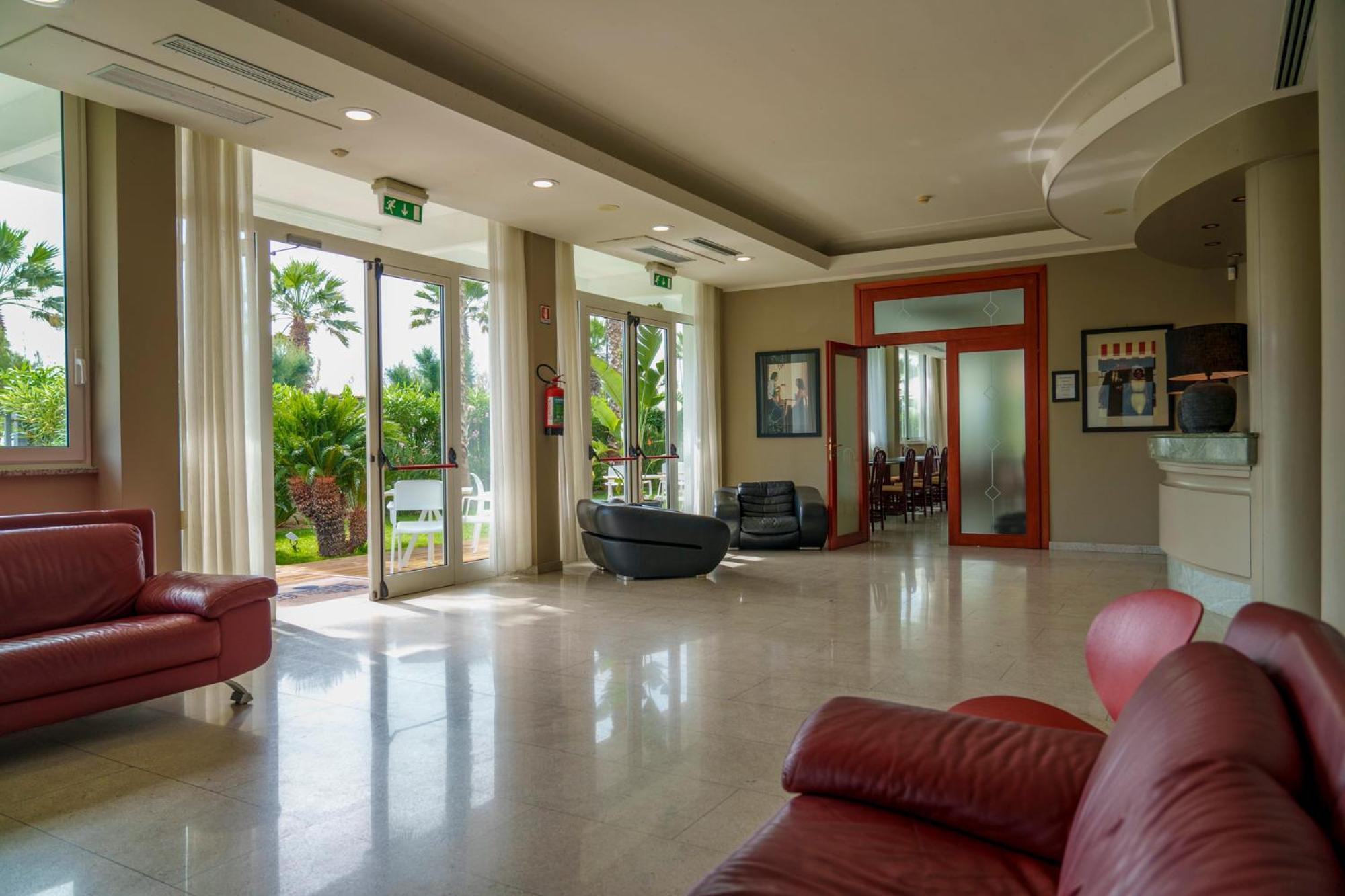 Hotel Belvedere Martinsicuro Bagian luar foto