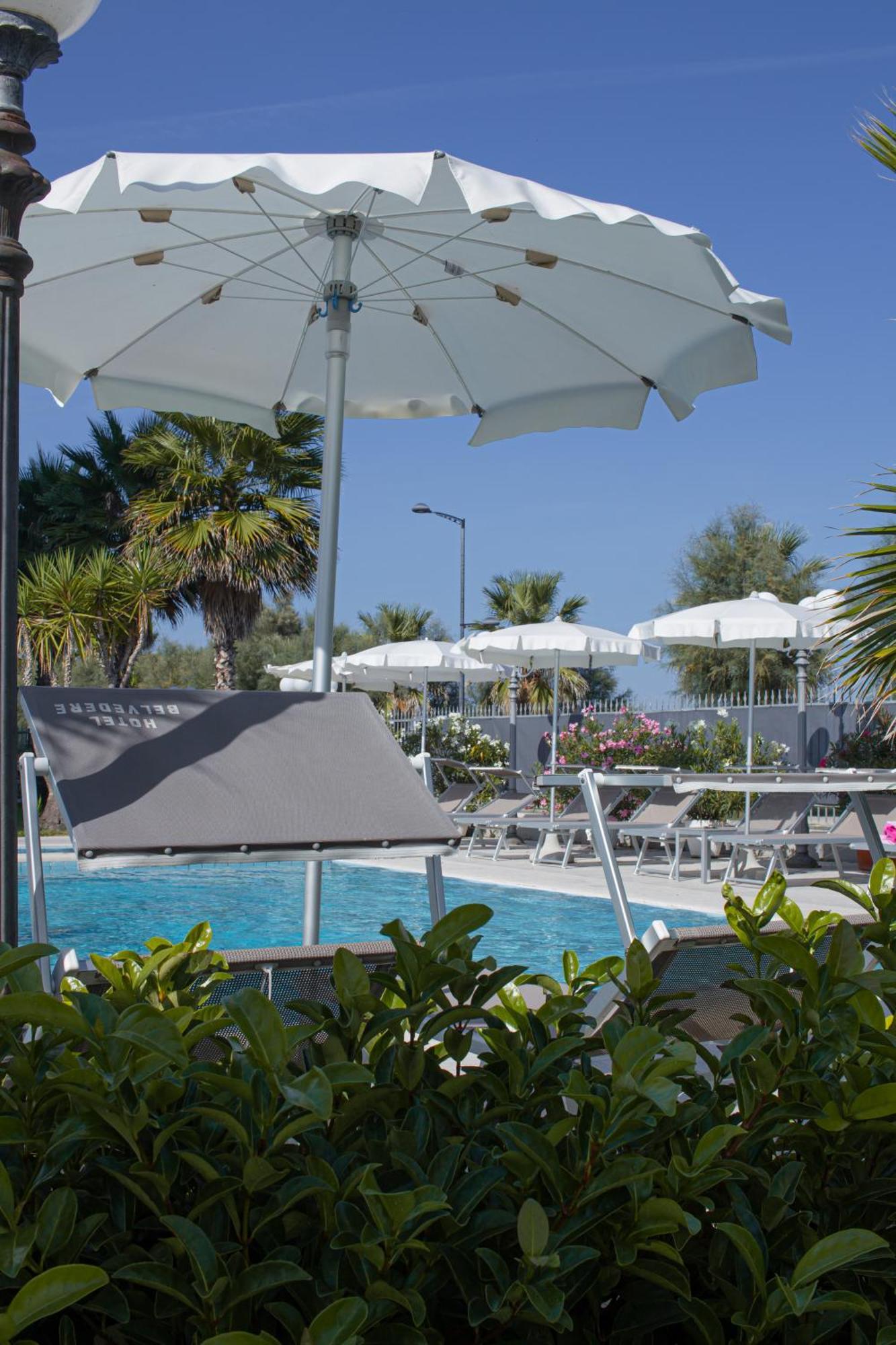 Hotel Belvedere Martinsicuro Bagian luar foto